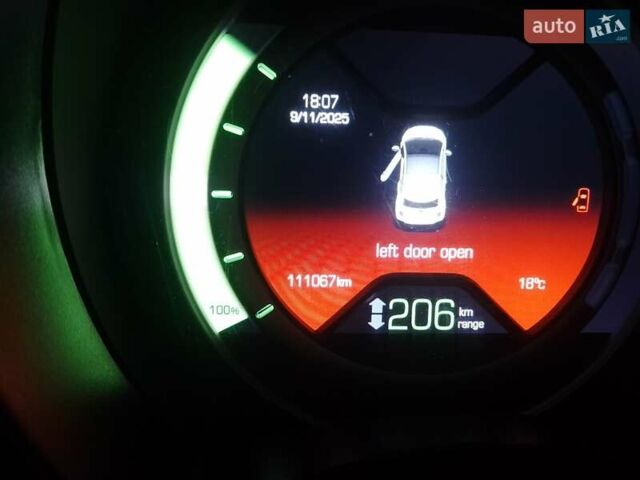 Чорний Фіат 500e, об'ємом двигуна 0 л та пробігом 111 тис. км за 7000 $, фото 13 на Automoto.ua