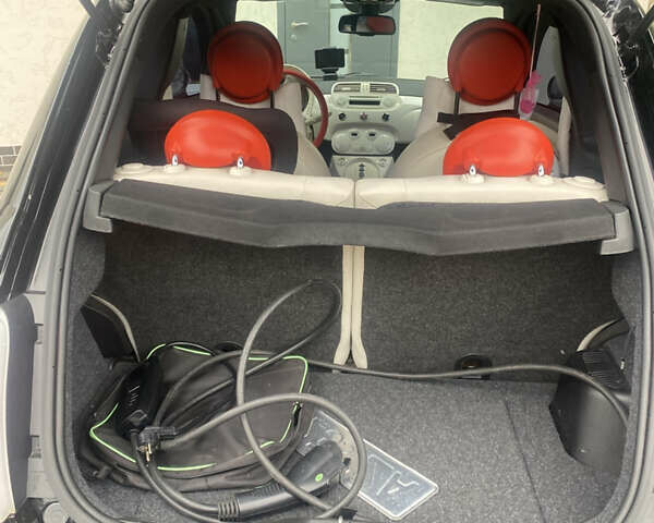 Черный Фиат 500e, объемом двигателя 0 л и пробегом 175 тыс. км за 5999 $, фото 9 на Automoto.ua