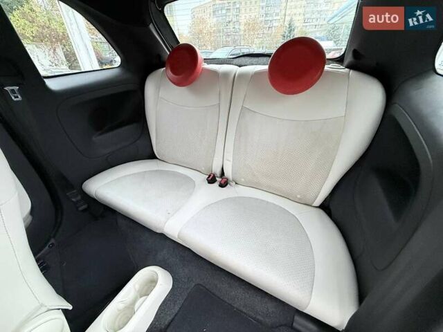 Черный Фиат 500e, объемом двигателя 0 л и пробегом 97 тыс. км за 5999 $, фото 10 на Automoto.ua