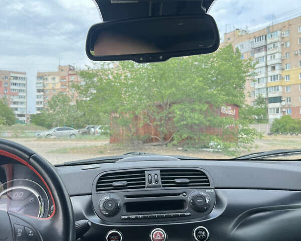 Черный Фиат 500e, объемом двигателя 0 л и пробегом 72 тыс. км за 6500 $, фото 5 на Automoto.ua