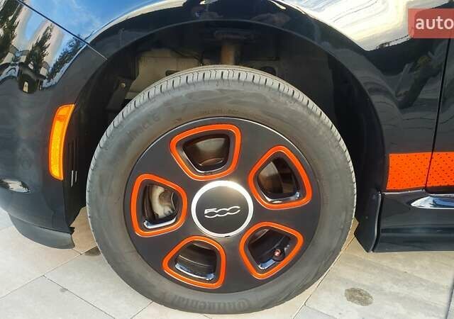 Черный Фиат 500e, объемом двигателя 0 л и пробегом 90 тыс. км за 7500 $, фото 17 на Automoto.ua