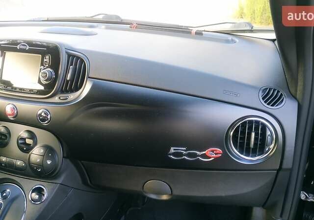 Черный Фиат 500e, объемом двигателя 0 л и пробегом 90 тыс. км за 7500 $, фото 31 на Automoto.ua