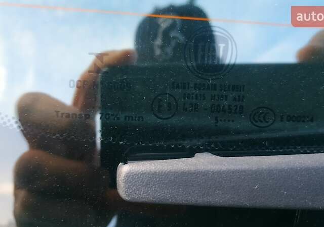 Черный Фиат 500e, объемом двигателя 0 л и пробегом 90 тыс. км за 7500 $, фото 86 на Automoto.ua