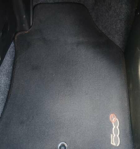 Черный Фиат 500e, объемом двигателя 0 л и пробегом 90 тыс. км за 7500 $, фото 50 на Automoto.ua