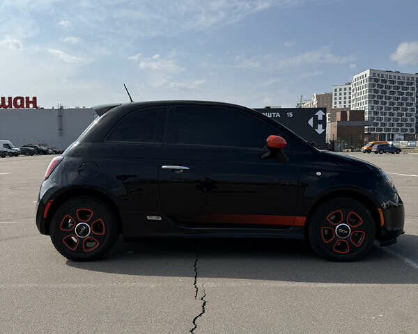 Черный Фиат 500e, объемом двигателя 0 л и пробегом 69 тыс. км за 7500 $, фото 4 на Automoto.ua