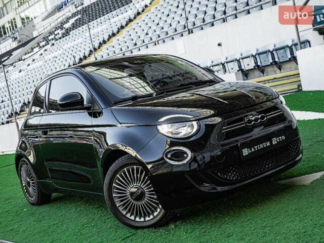 Черный Фиат 500e, объемом двигателя 0 л и пробегом 16 тыс. км за 16900 $, фото 6 на Automoto.ua