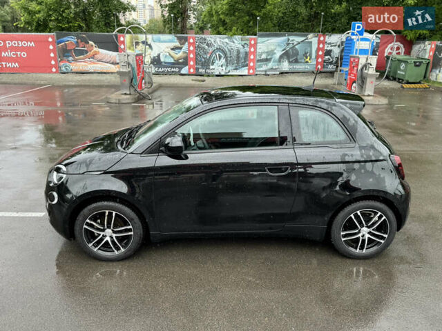 Черный Фиат 500e, объемом двигателя 0 л и пробегом 28 тыс. км за 14900 $, фото 9 на Automoto.ua