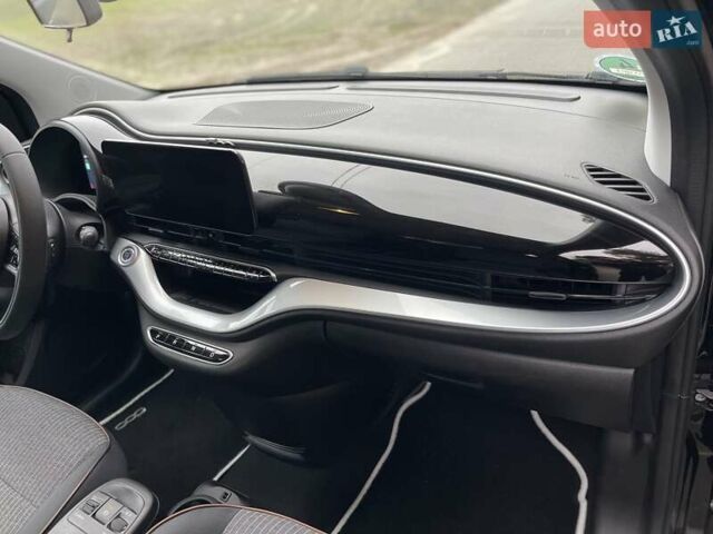 Черный Фиат 500e, объемом двигателя 0 л и пробегом 19 тыс. км за 14500 $, фото 30 на Automoto.ua