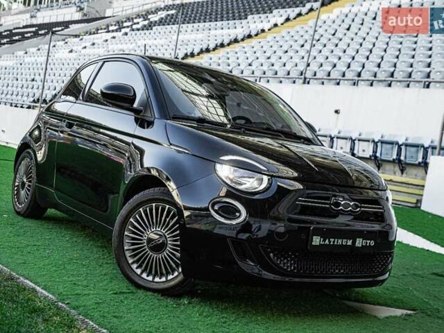 Черный Фиат 500e, объемом двигателя 0 л и пробегом 16 тыс. км за 16900 $, фото 4 на Automoto.ua