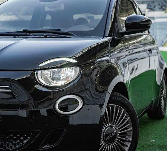 Черный Фиат 500e, объемом двигателя 0 л и пробегом 16 тыс. км за 16900 $, фото 9 на Automoto.ua