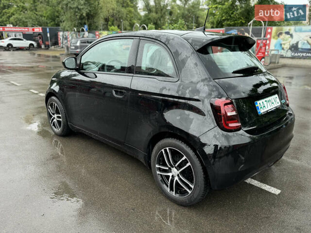 Черный Фиат 500e, объемом двигателя 0 л и пробегом 28 тыс. км за 14900 $, фото 10 на Automoto.ua
