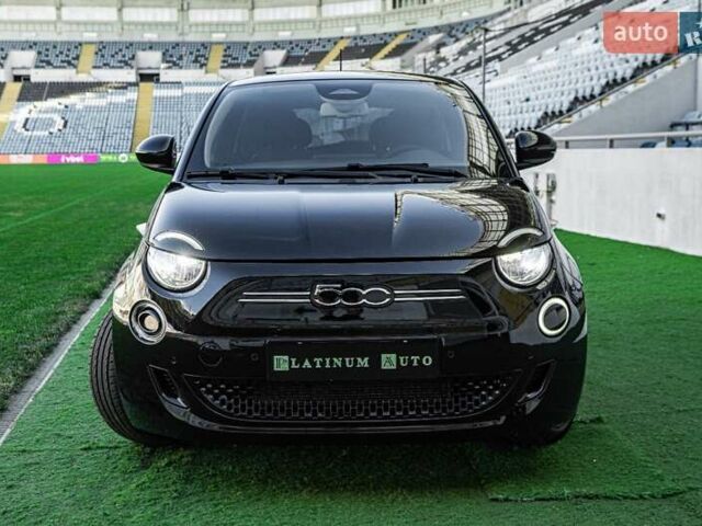 Черный Фиат 500e, объемом двигателя 0 л и пробегом 16 тыс. км за 16900 $, фото 8 на Automoto.ua