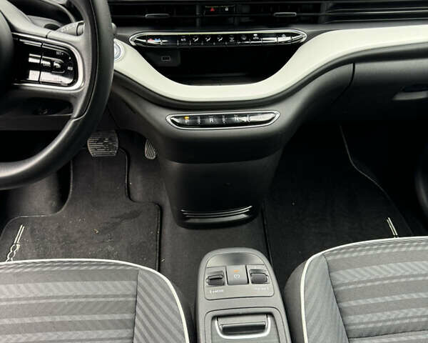 Черный Фиат 500e, объемом двигателя 0 л и пробегом 28 тыс. км за 14900 $, фото 34 на Automoto.ua