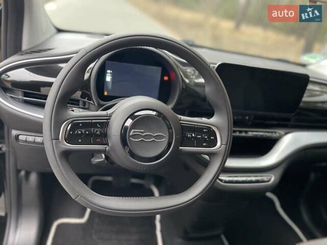 Черный Фиат 500e, объемом двигателя 0 л и пробегом 19 тыс. км за 14500 $, фото 24 на Automoto.ua