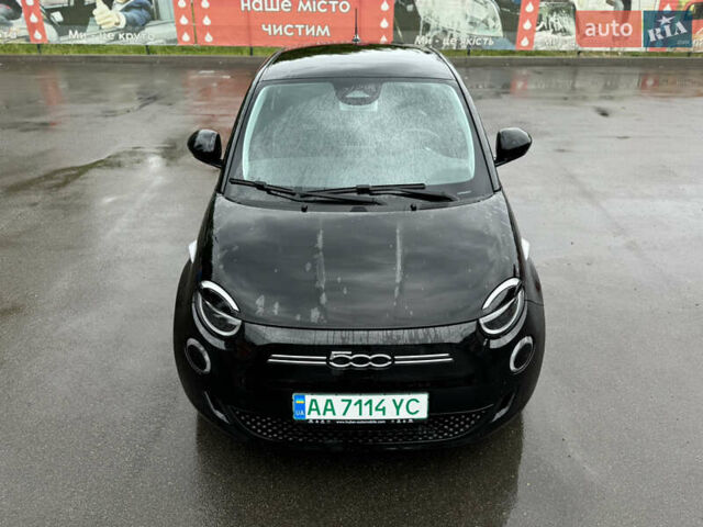 Черный Фиат 500e, объемом двигателя 0 л и пробегом 28 тыс. км за 14900 $, фото 2 на Automoto.ua