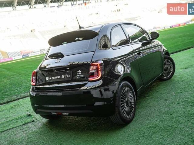 Черный Фиат 500e, объемом двигателя 0 л и пробегом 16 тыс. км за 16900 $, фото 37 на Automoto.ua
