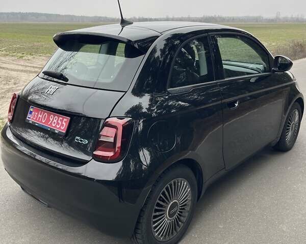 Черный Фиат 500e, объемом двигателя 0 л и пробегом 19 тыс. км за 14500 $, фото 4 на Automoto.ua
