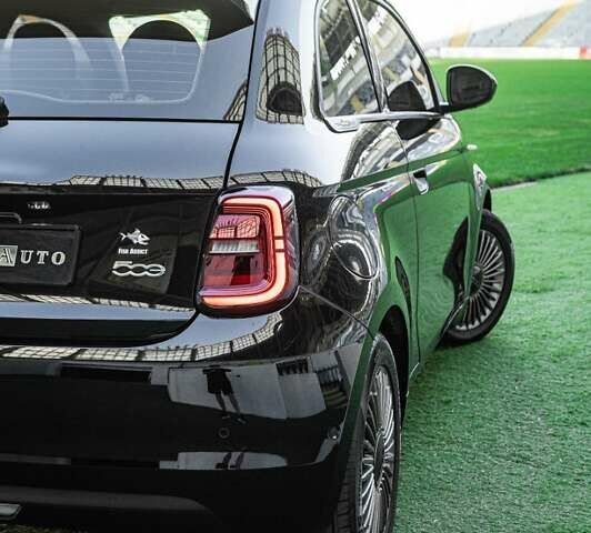 Черный Фиат 500e, объемом двигателя 0 л и пробегом 16 тыс. км за 16900 $, фото 35 на Automoto.ua