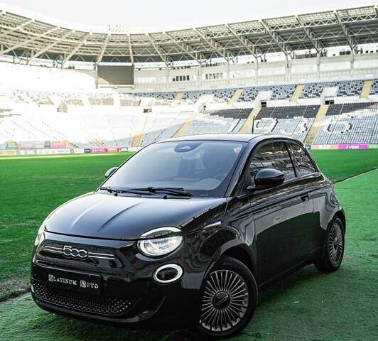 Черный Фиат 500e, объемом двигателя 0 л и пробегом 16 тыс. км за 16900 $, фото 10 на Automoto.ua