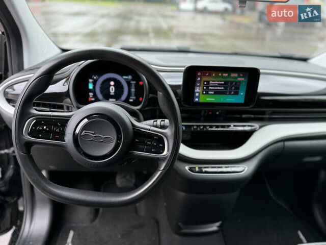 Черный Фиат 500e, объемом двигателя 0 л и пробегом 28 тыс. км за 14900 $, фото 35 на Automoto.ua