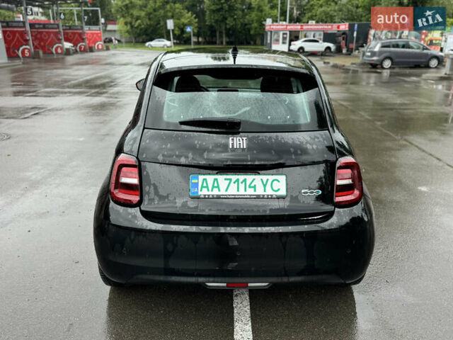 Черный Фиат 500e, объемом двигателя 0 л и пробегом 28 тыс. км за 14900 $, фото 13 на Automoto.ua
