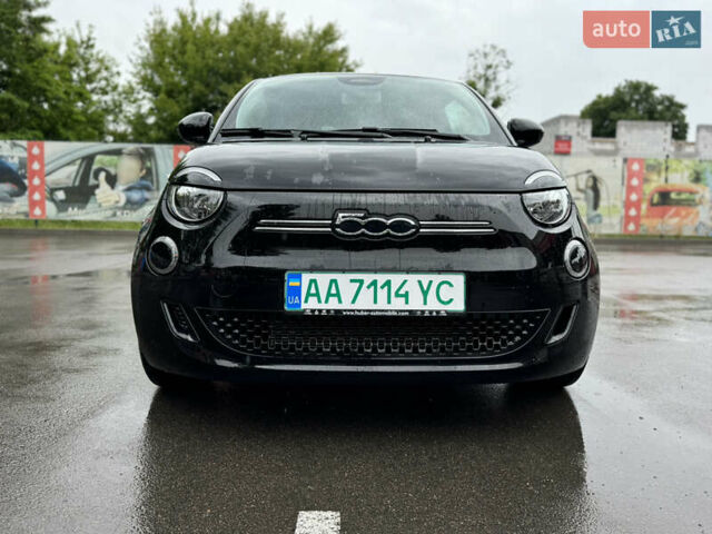 Черный Фиат 500e, объемом двигателя 0 л и пробегом 28 тыс. км за 14900 $, фото 3 на Automoto.ua