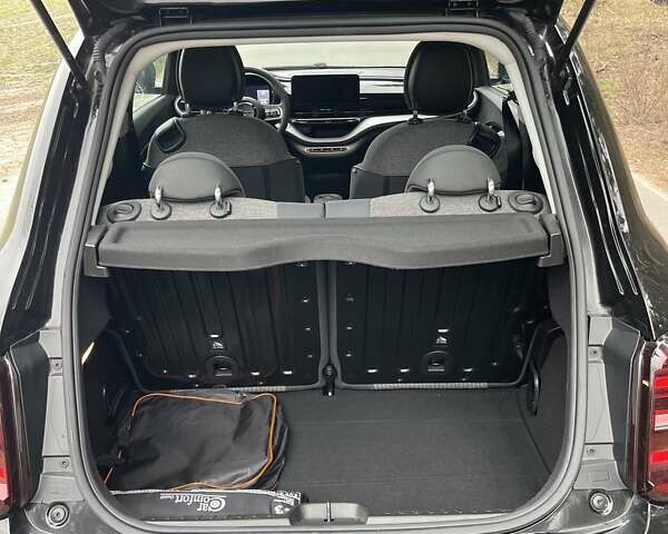 Черный Фиат 500e, объемом двигателя 0 л и пробегом 19 тыс. км за 14500 $, фото 31 на Automoto.ua