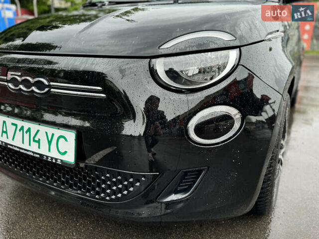Черный Фиат 500e, объемом двигателя 0 л и пробегом 28 тыс. км за 14900 $, фото 5 на Automoto.ua