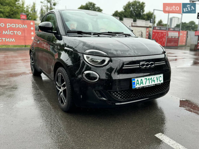 Черный Фиат 500e, объемом двигателя 0 л и пробегом 28 тыс. км за 14900 $, фото 25 на Automoto.ua