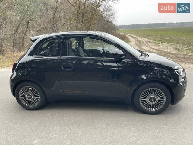 Черный Фиат 500e, объемом двигателя 0 л и пробегом 19 тыс. км за 14500 $, фото 3 на Automoto.ua