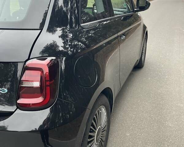 Черный Фиат 500e, объемом двигателя 0 л и пробегом 19 тыс. км за 14500 $, фото 15 на Automoto.ua