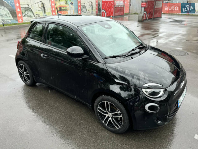Черный Фиат 500e, объемом двигателя 0 л и пробегом 28 тыс. км за 14900 $, фото 22 на Automoto.ua