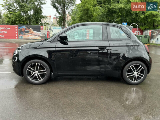 Черный Фиат 500e, объемом двигателя 0 л и пробегом 28 тыс. км за 14900 $, фото 8 на Automoto.ua