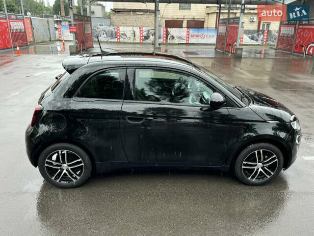 Черный Фиат 500e, объемом двигателя 0 л и пробегом 28 тыс. км за 14900 $, фото 20 на Automoto.ua