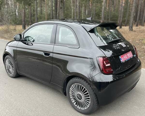 Черный Фиат 500e, объемом двигателя 0 л и пробегом 19 тыс. км за 14500 $, фото 6 на Automoto.ua