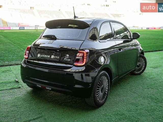 Черный Фиат 500e, объемом двигателя 0 л и пробегом 16 тыс. км за 16900 $, фото 38 на Automoto.ua