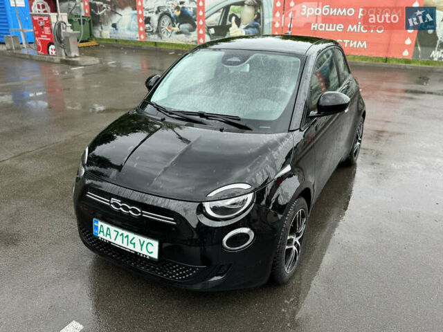 Черный Фиат 500e, объемом двигателя 0 л и пробегом 28 тыс. км за 14900 $, фото 4 на Automoto.ua