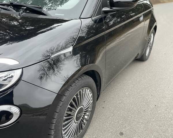 Черный Фиат 500e, объемом двигателя 0 л и пробегом 19 тыс. км за 14500 $, фото 9 на Automoto.ua