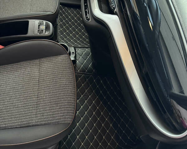 Черный Фиат 500e, объемом двигателя 0 л и пробегом 14 тыс. км за 16499 $, фото 35 на Automoto.ua