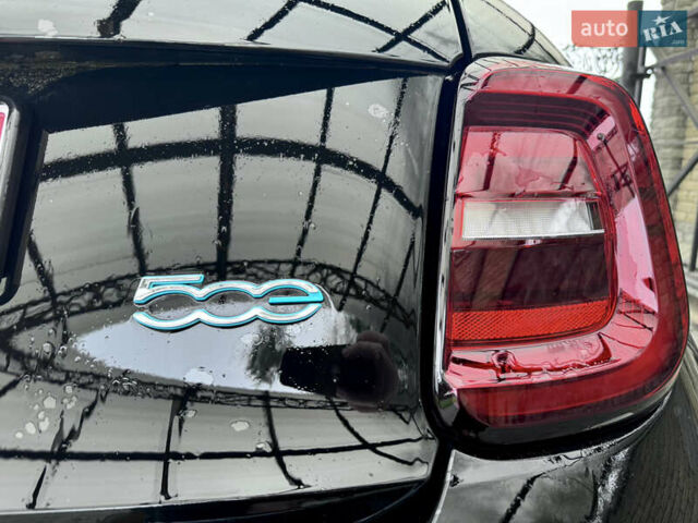 Черный Фиат 500e, объемом двигателя 0 л и пробегом 14 тыс. км за 16499 $, фото 5 на Automoto.ua