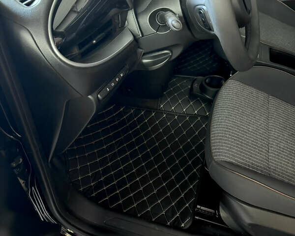 Черный Фиат 500e, объемом двигателя 0 л и пробегом 14 тыс. км за 16499 $, фото 12 на Automoto.ua