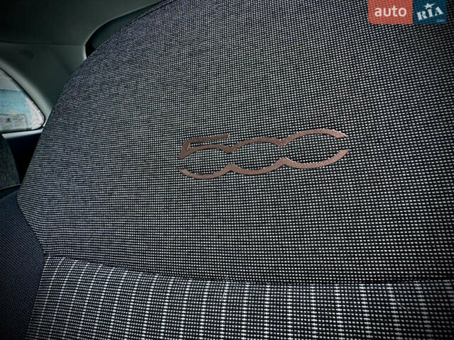 Черный Фиат 500e, объемом двигателя 0 л и пробегом 14 тыс. км за 16499 $, фото 28 на Automoto.ua