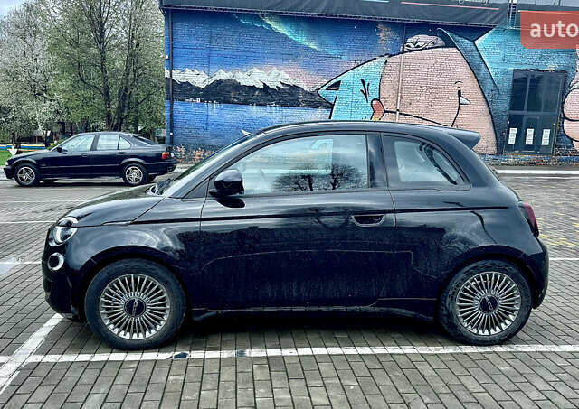Черный Фиат 500e, объемом двигателя 0 л и пробегом 14 тыс. км за 16499 $, фото 3 на Automoto.ua