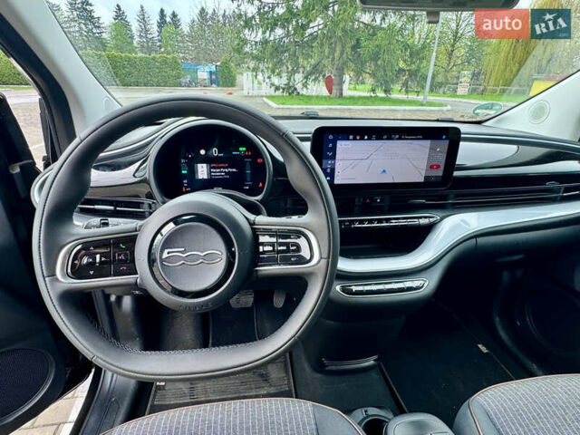 Черный Фиат 500e, объемом двигателя 0 л и пробегом 14 тыс. км за 16499 $, фото 17 на Automoto.ua