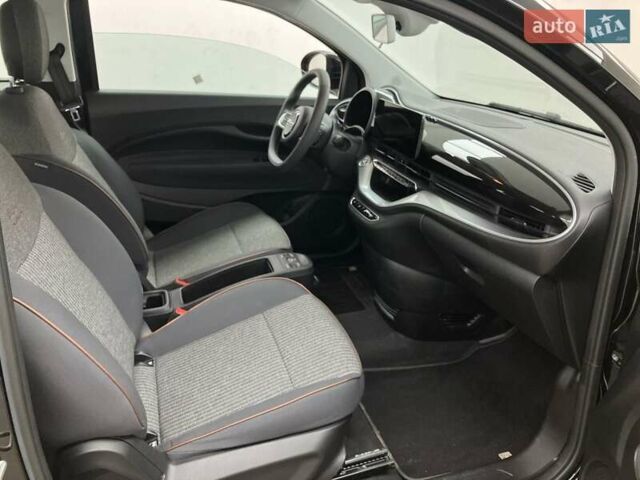 Черный Фиат 500e, объемом двигателя 0 л и пробегом 14 тыс. км за 16499 $, фото 32 на Automoto.ua