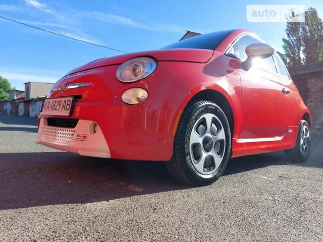 Красный Фиат 500e, объемом двигателя 0 л и пробегом 101 тыс. км за 5800 $, фото 6 на Automoto.ua