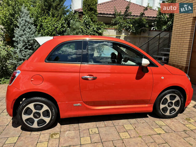 Красный Фиат 500e, объемом двигателя 0 л и пробегом 107 тыс. км за 6500 $, фото 2 на Automoto.ua