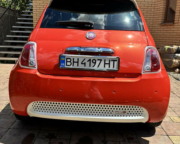 Красный Фиат 500e, объемом двигателя 0 л и пробегом 107 тыс. км за 6500 $, фото 3 на Automoto.ua