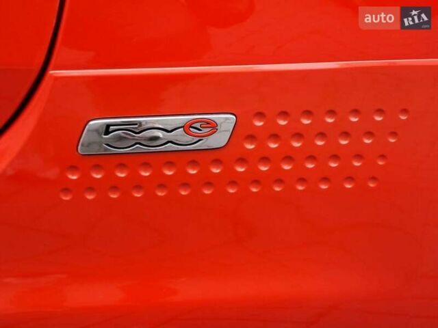 Красный Фиат 500e, объемом двигателя 0 л и пробегом 86 тыс. км за 8790 $, фото 3 на Automoto.ua