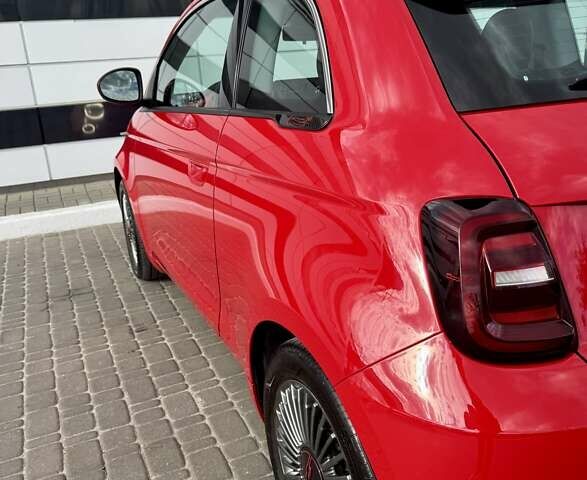 Красный Фиат 500e, объемом двигателя 0 л и пробегом 26 тыс. км за 13999 $, фото 13 на Automoto.ua